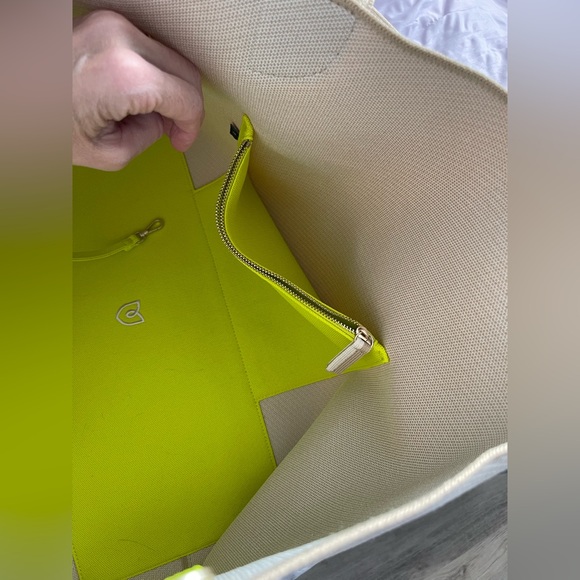 Rothy's The Large Lightweight Tote Cream Neon Green Handle Machine Washable - Picture 7 of 16